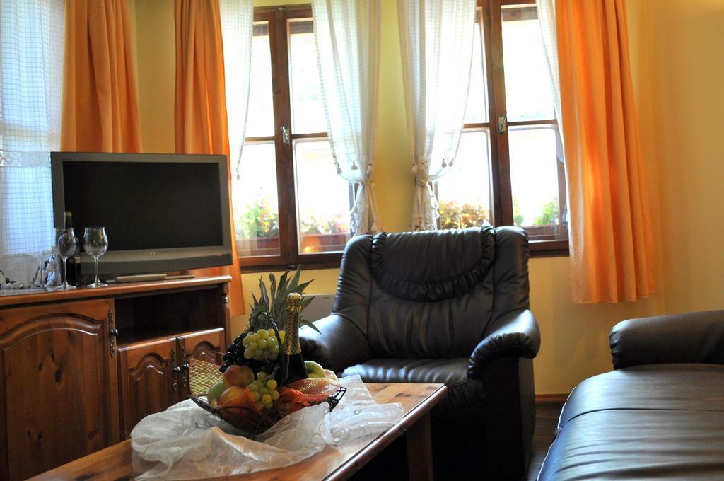 Hotel Izvora - Garden Retreat อาร์บานาซิ ภายนอก รูปภาพ