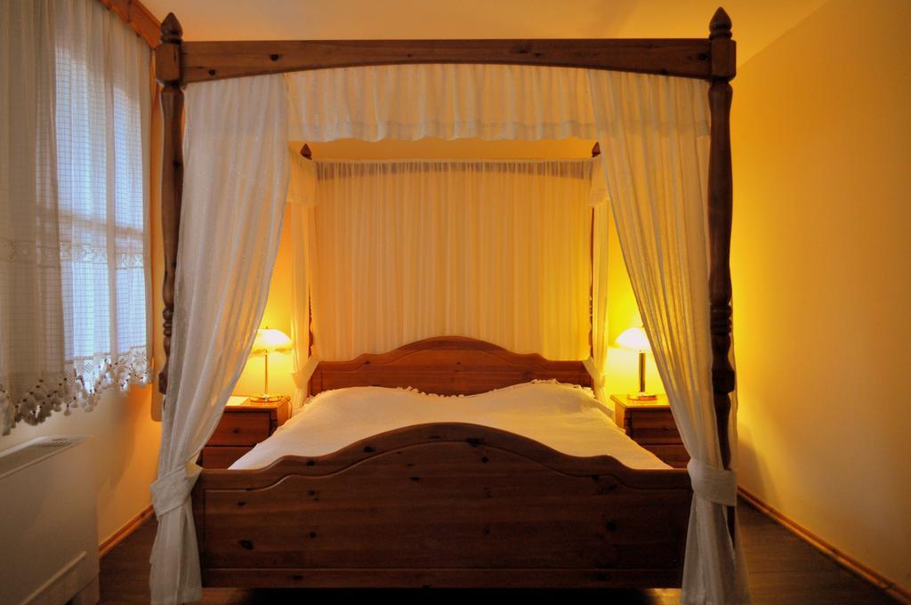 Hotel Izvora - Garden Retreat อาร์บานาซิ ภายนอก รูปภาพ