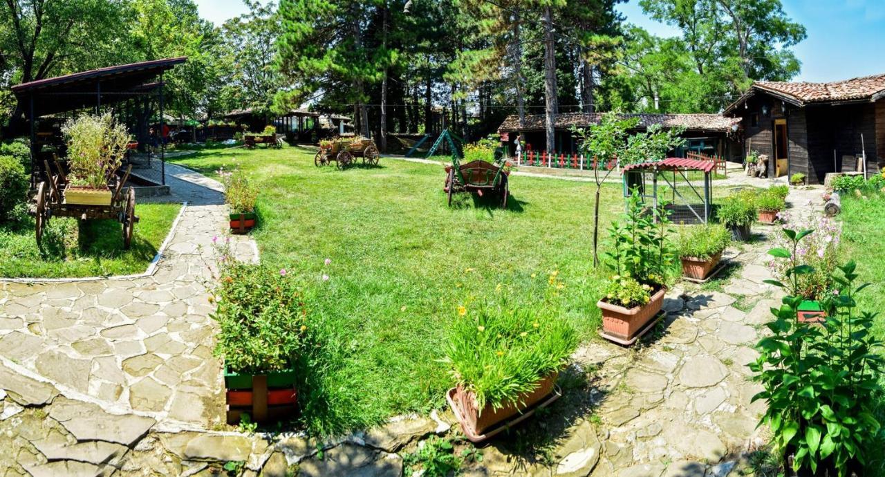 Hotel Izvora - Garden Retreat อาร์บานาซิ ภายนอก รูปภาพ