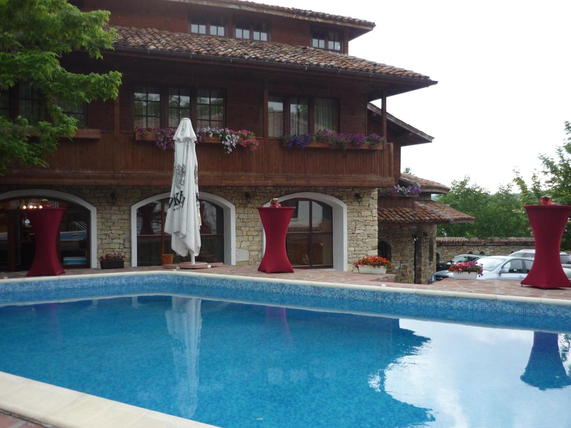 Hotel Izvora - Garden Retreat อาร์บานาซิ ภายนอก รูปภาพ