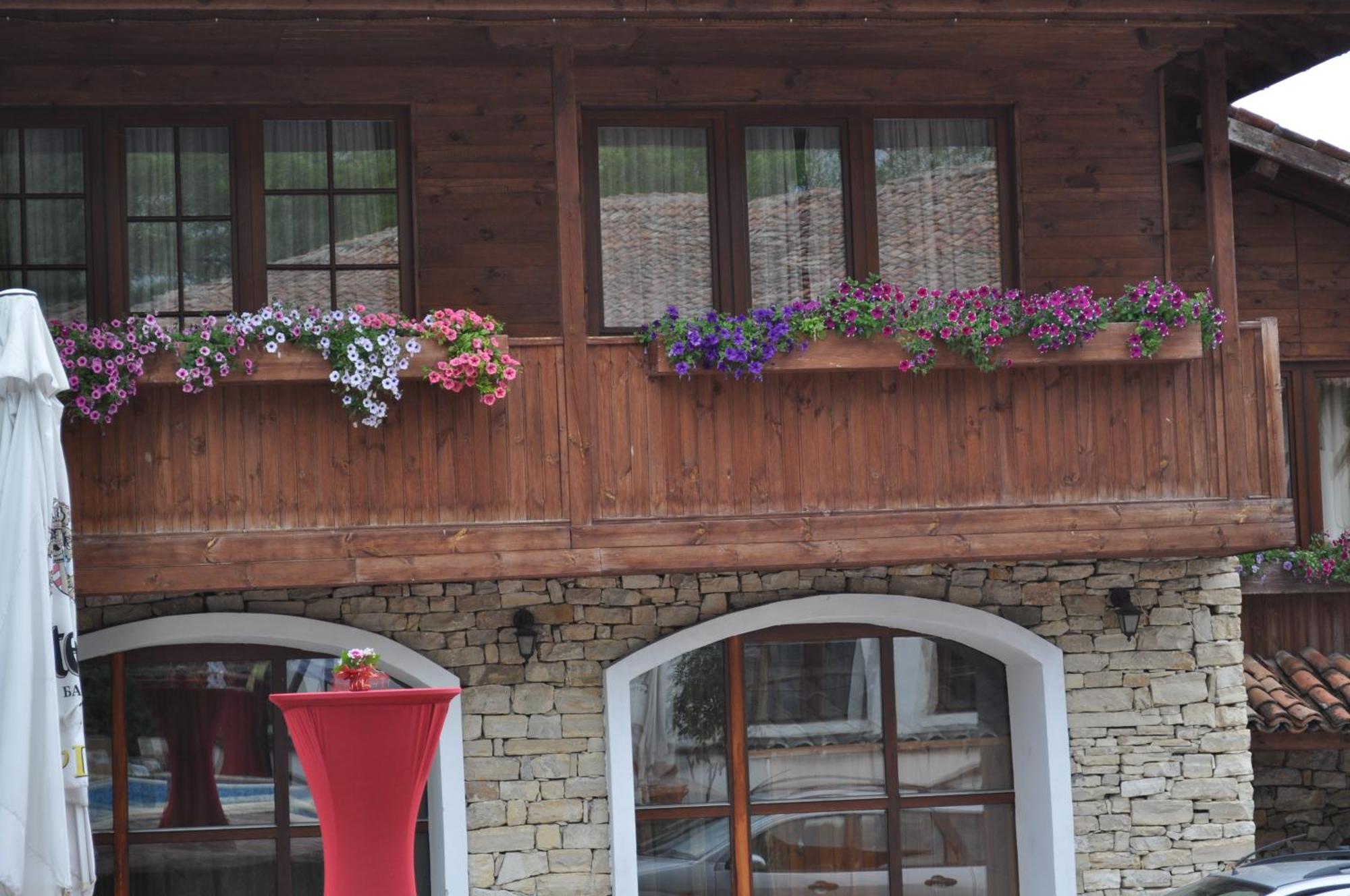 Hotel Izvora - Garden Retreat อาร์บานาซิ ภายนอก รูปภาพ