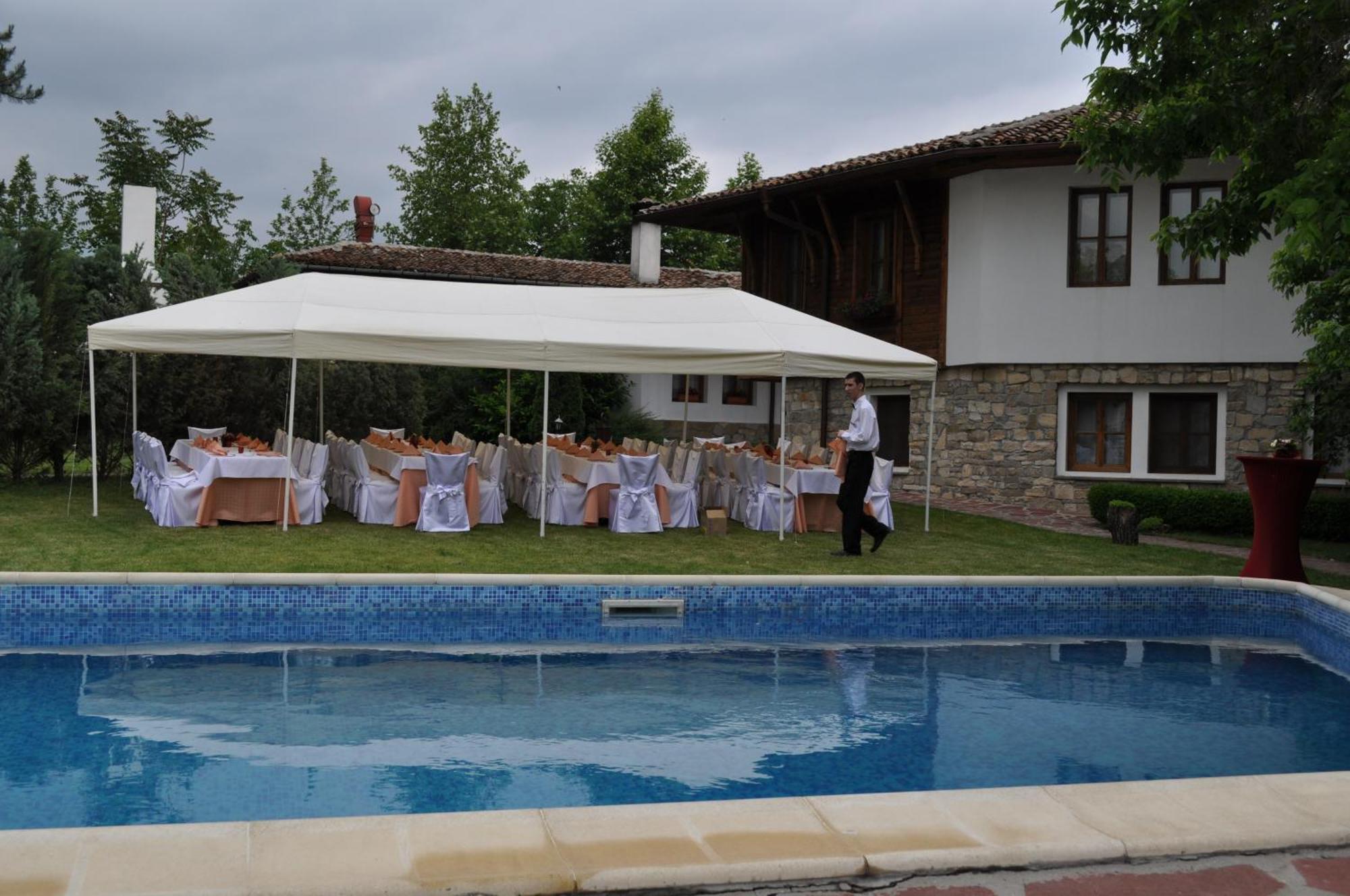 Hotel Izvora - Garden Retreat อาร์บานาซิ ภายนอก รูปภาพ