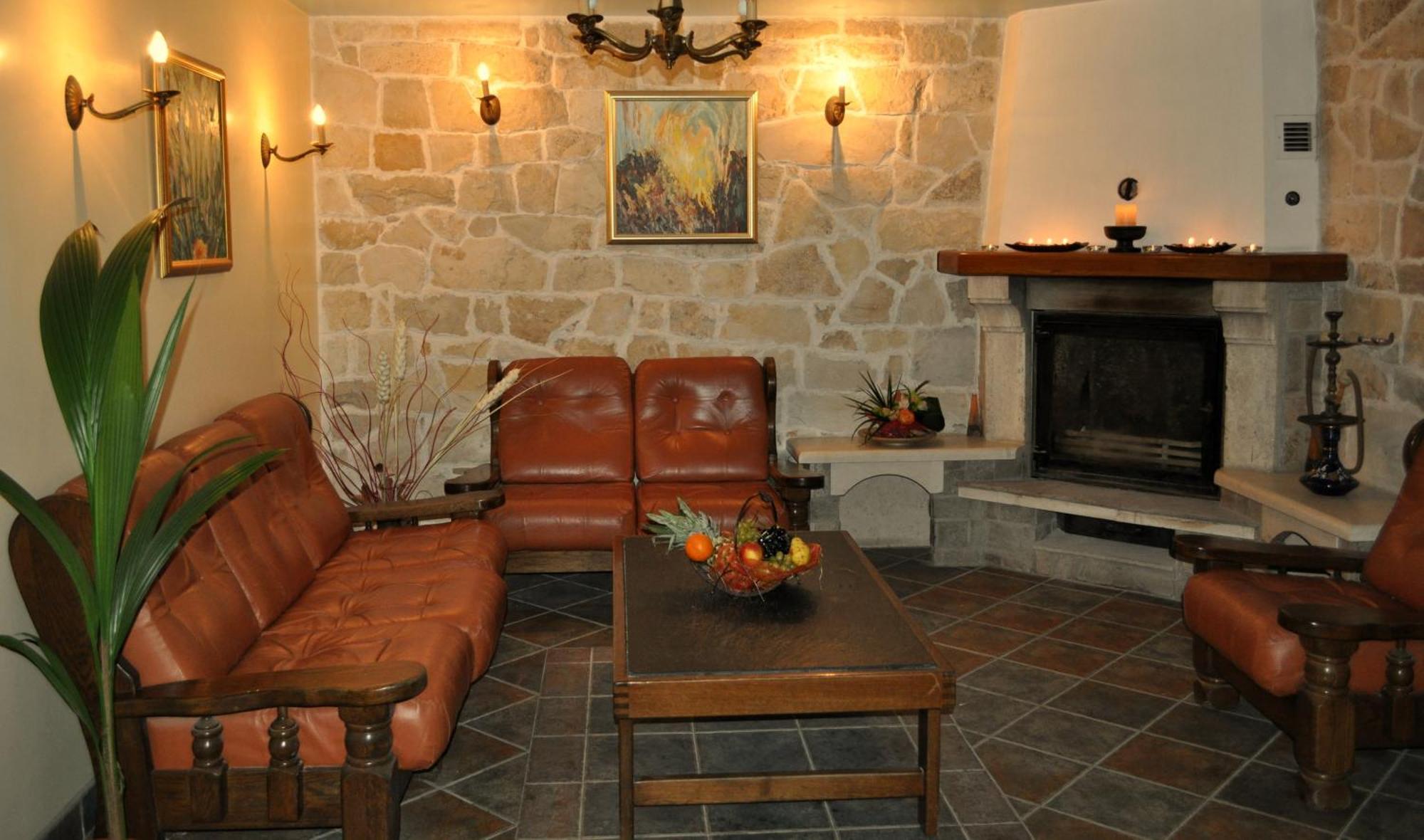 Hotel Izvora - Garden Retreat อาร์บานาซิ ภายนอก รูปภาพ