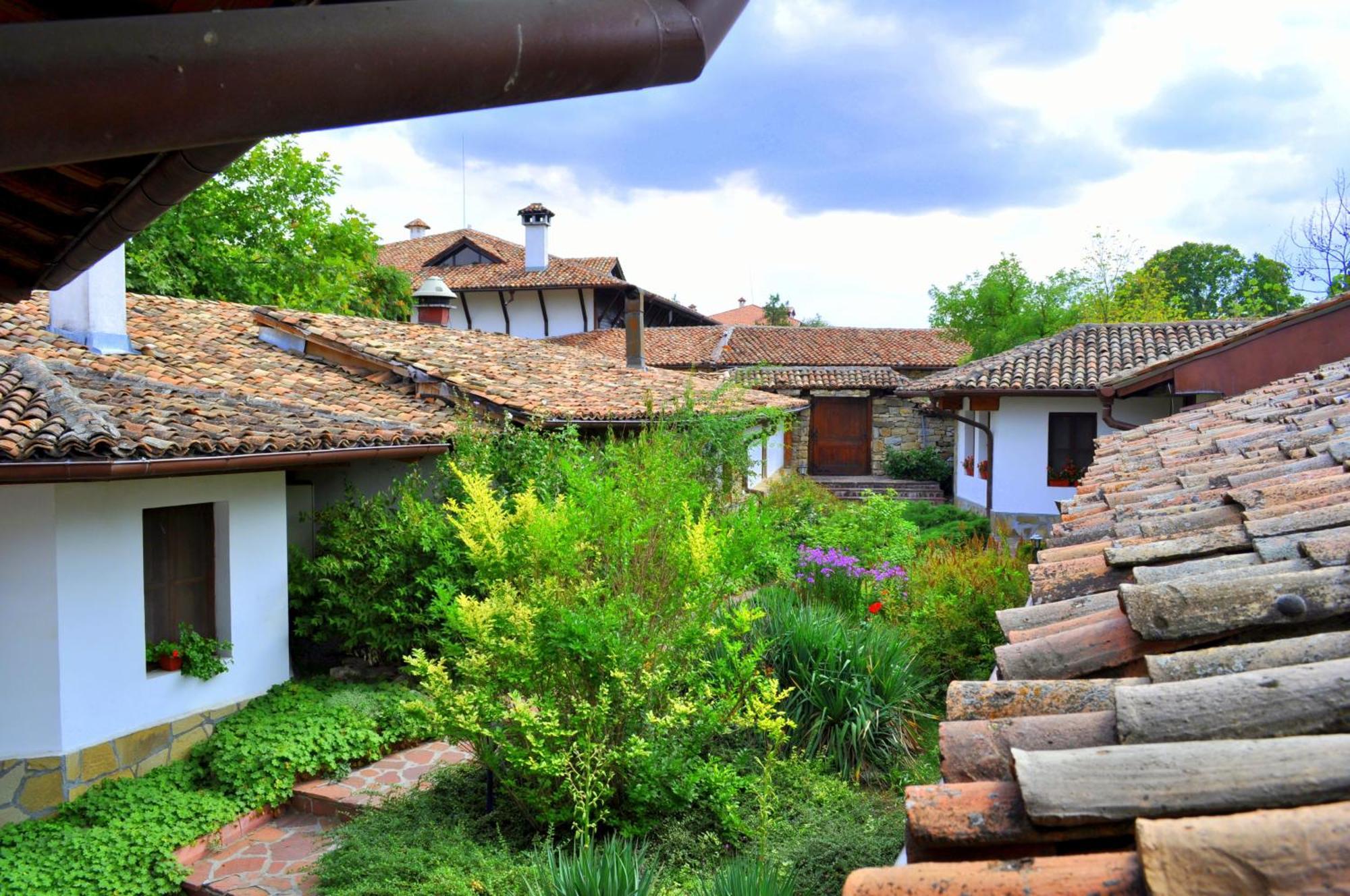 Hotel Izvora - Garden Retreat อาร์บานาซิ ภายนอก รูปภาพ