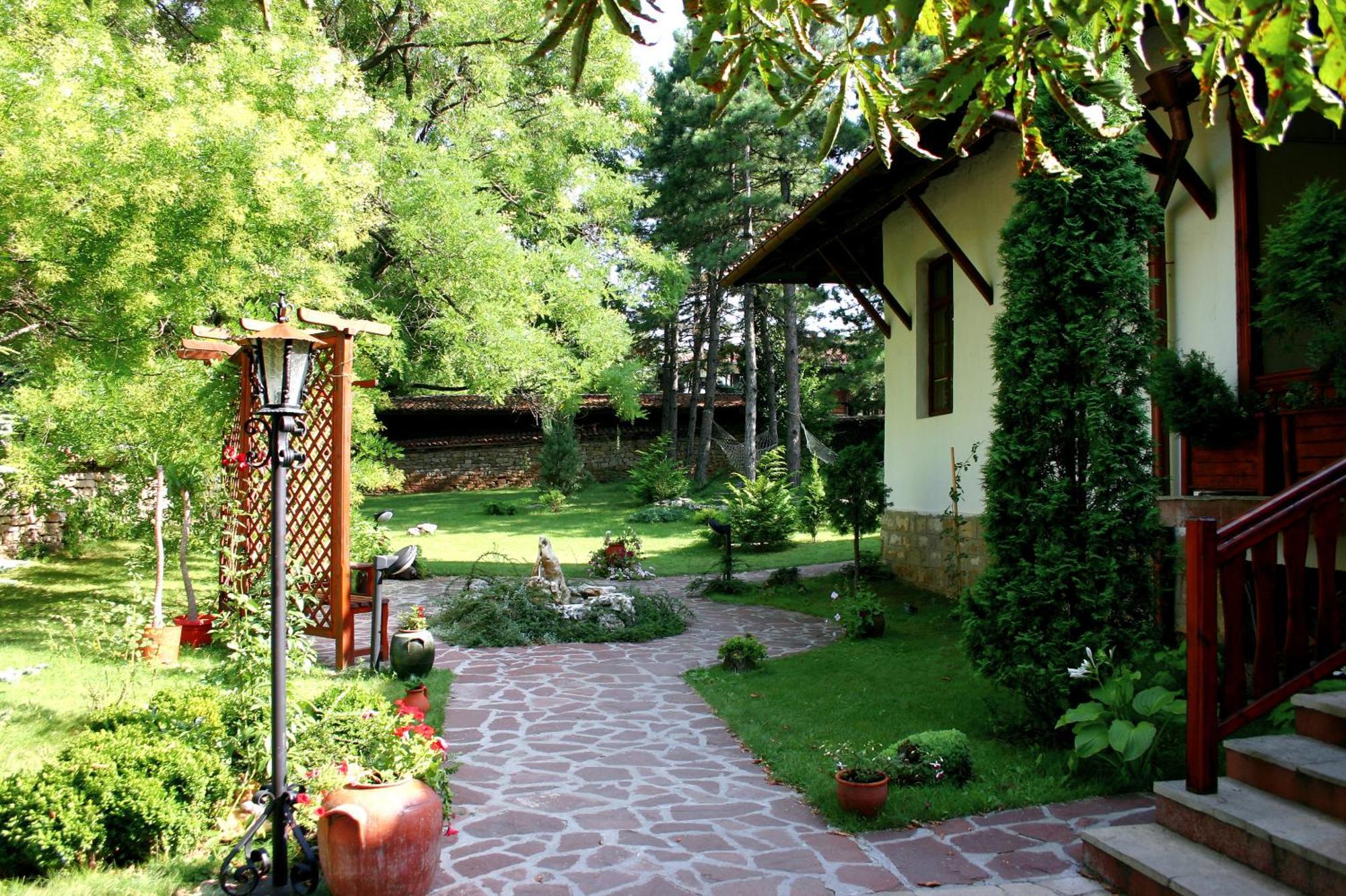 Hotel Izvora - Garden Retreat อาร์บานาซิ ภายนอก รูปภาพ