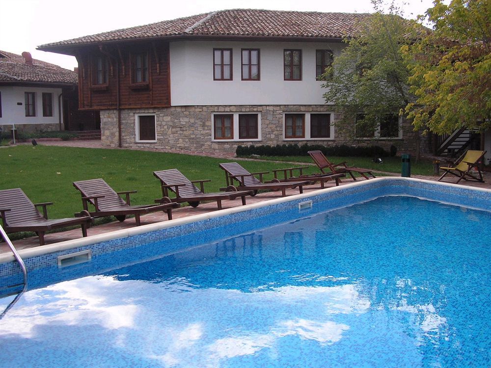 Hotel Izvora - Garden Retreat อาร์บานาซิ ภายนอก รูปภาพ
