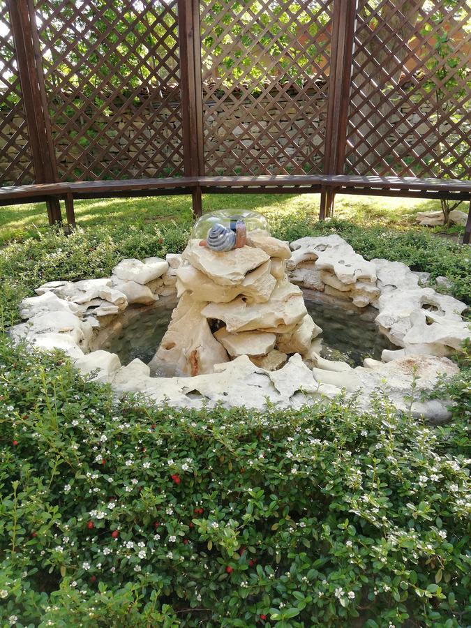 Hotel Izvora - Garden Retreat อาร์บานาซิ ภายนอก รูปภาพ
