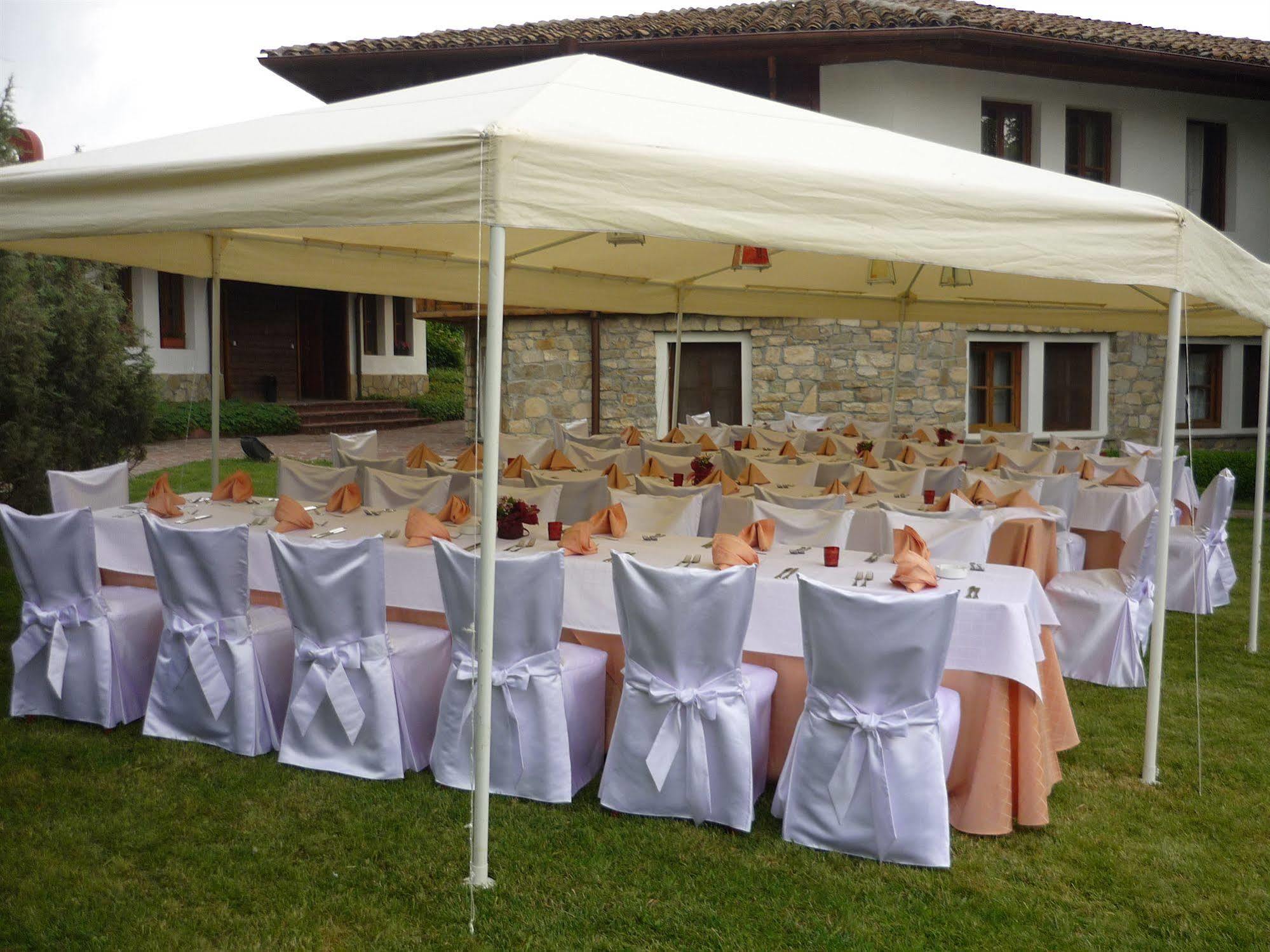 Hotel Izvora - Garden Retreat อาร์บานาซิ ภายนอก รูปภาพ