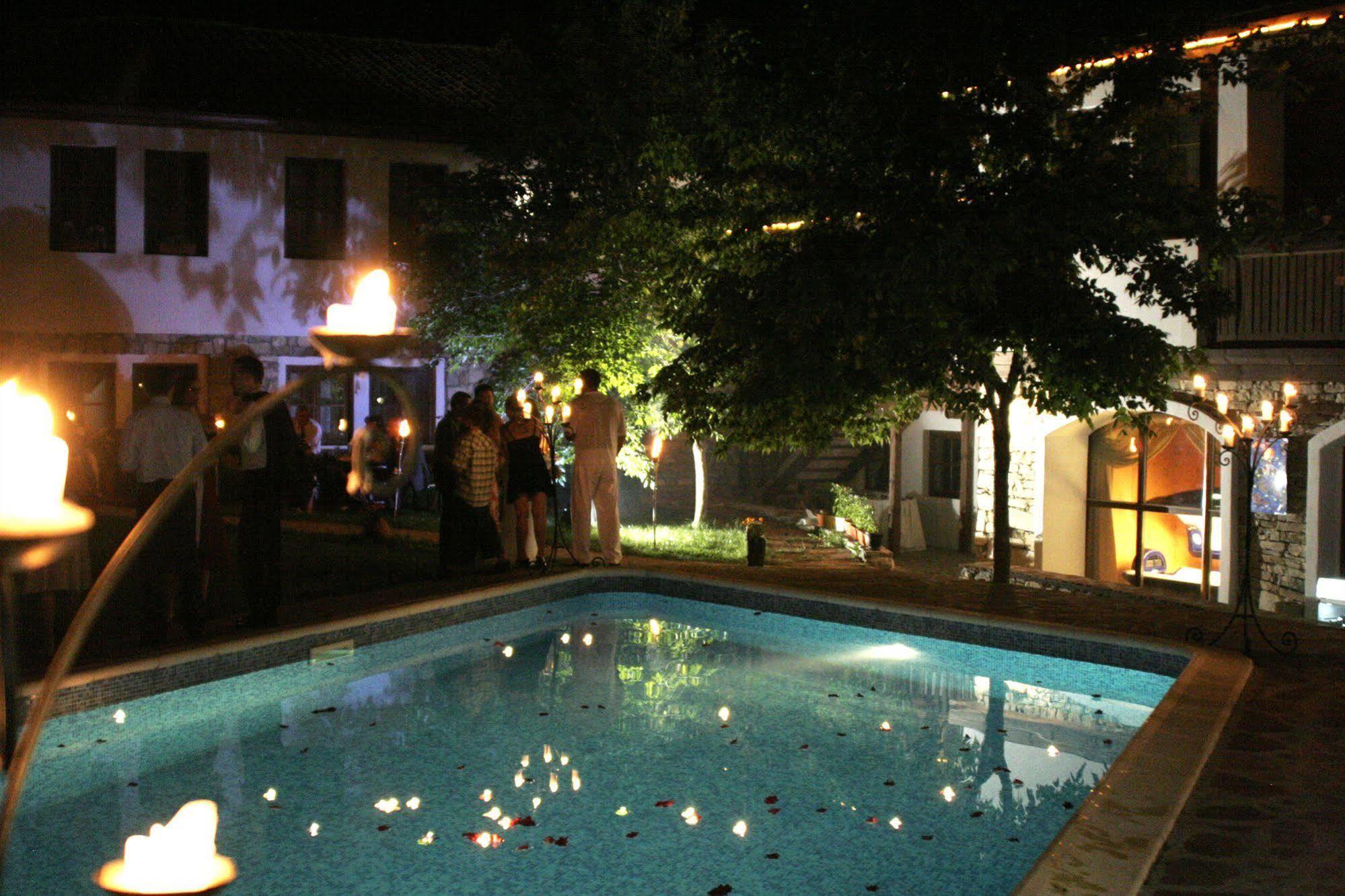 Hotel Izvora - Garden Retreat อาร์บานาซิ ภายนอก รูปภาพ