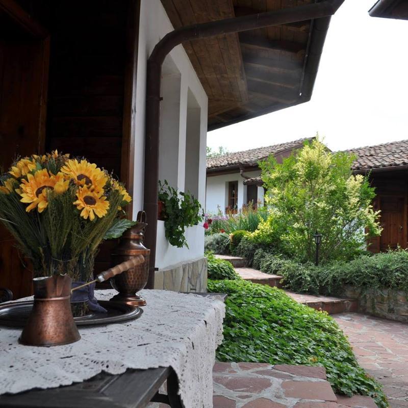 Hotel Izvora - Garden Retreat อาร์บานาซิ ภายนอก รูปภาพ